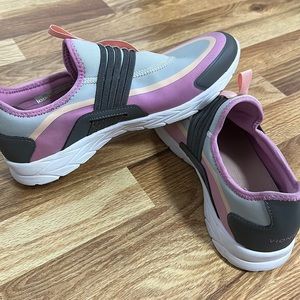 Vionic Women's Brisk Vayda Slip-on Active Sneakers Size 10